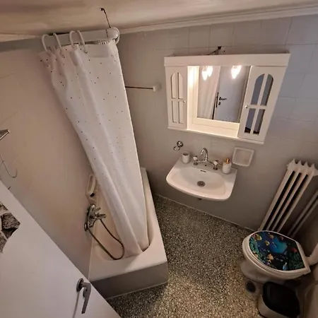 υannas House Near Fix Apartment